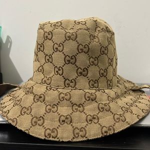 Gucci reversible bucket hat